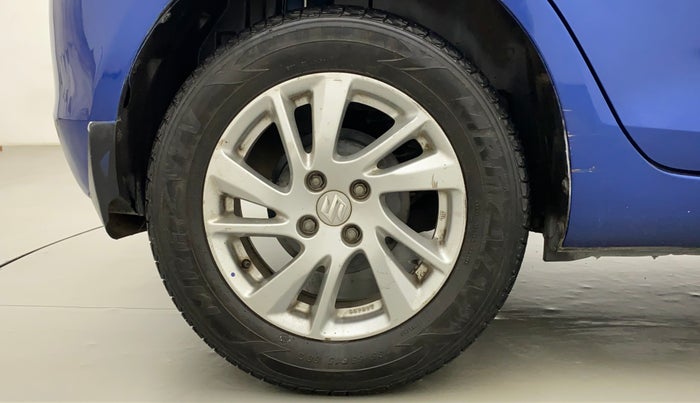 2012 Maruti Swift ZXI, Petrol, Manual, 81,634 km, Right Rear Wheel