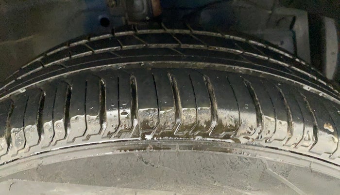 2012 Maruti Swift ZXI, Petrol, Manual, 81,634 km, Right Front Tyre Tread