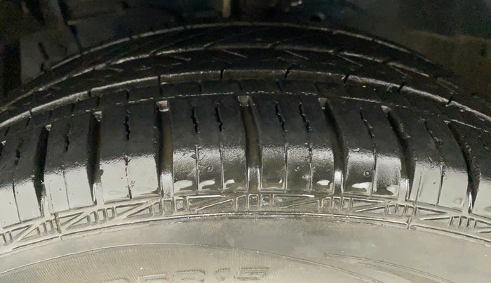 2012 Maruti Swift ZXI, Petrol, Manual, 81,634 km, Left Front Tyre Tread