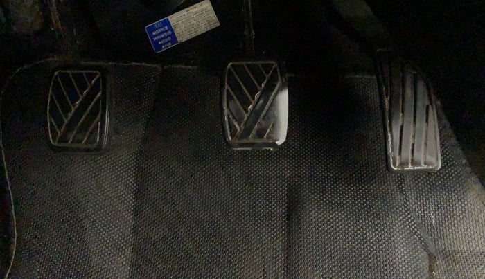 2012 Maruti Swift ZXI, Petrol, Manual, 81,634 km, Pedals