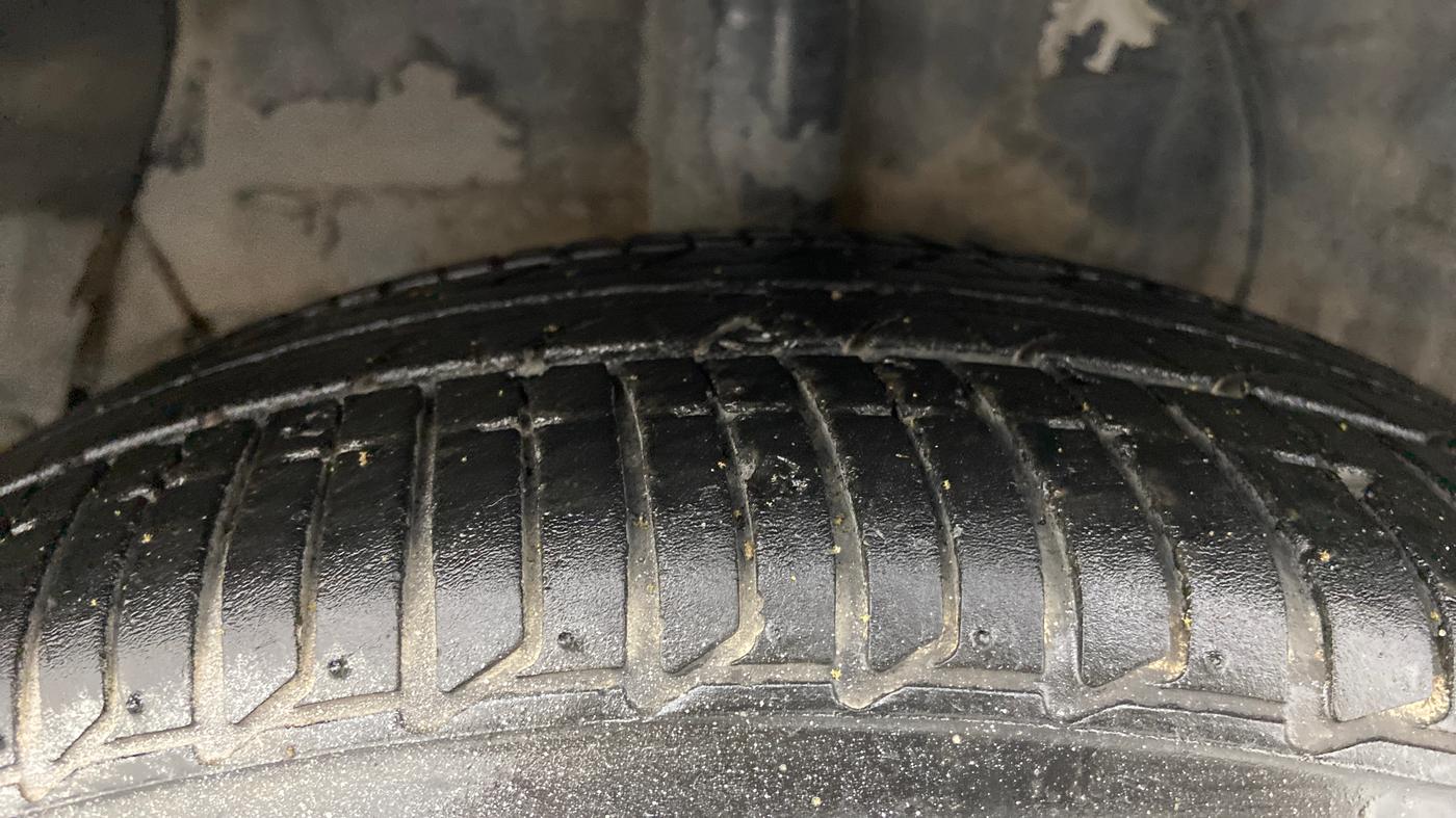 2016 Hyundai Xcent SX 1.2 (O), Petrol, Manual, 84,102 km, Right Rear Tyre Tread