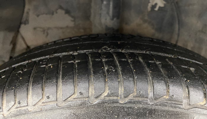 2016 Hyundai Xcent SX 1.2 (O), Petrol, Manual, 84,102 km, Right Rear Tyre Tread