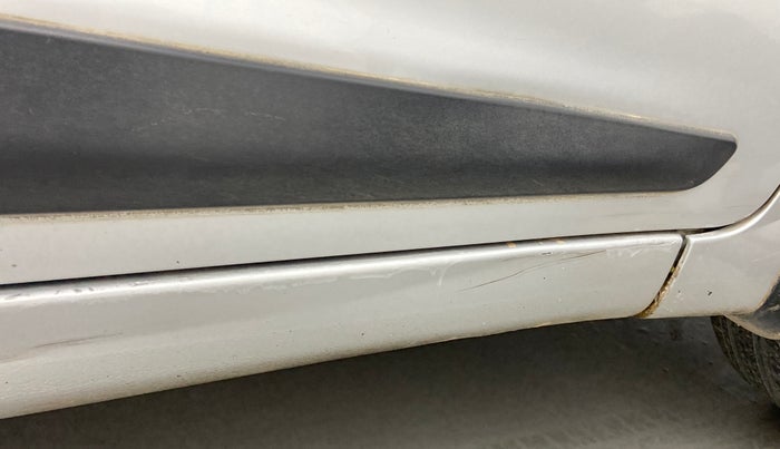 2016 Hyundai Xcent SX 1.2 (O), Petrol, Manual, 84,102 km, Right running board - Minor scratches