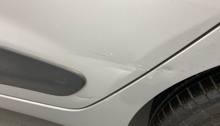 2016 Hyundai Xcent SX 1.2 (O), Petrol, Manual, 84,102 km, Rear left door - Minor scratches
