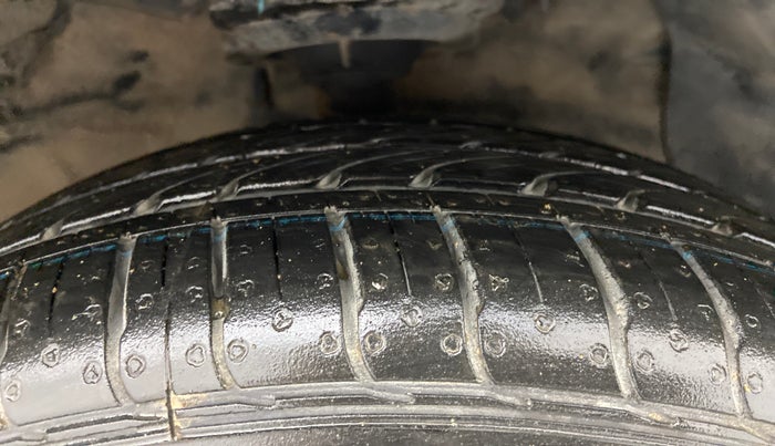 2016 Hyundai Xcent SX 1.2 (O), Petrol, Manual, 84,102 km, Right Front Tyre Tread