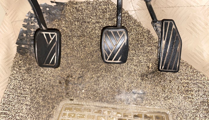 2021 Maruti Ertiga VXI CNG, CNG, Manual, 97,958 km, Pedals