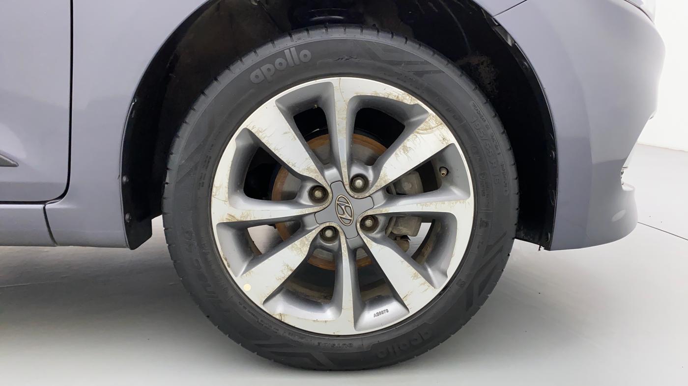 2016 Hyundai Elite i20 ASTA 1.2 (O), Petrol, Manual, 31,686 km, Right Front Wheel