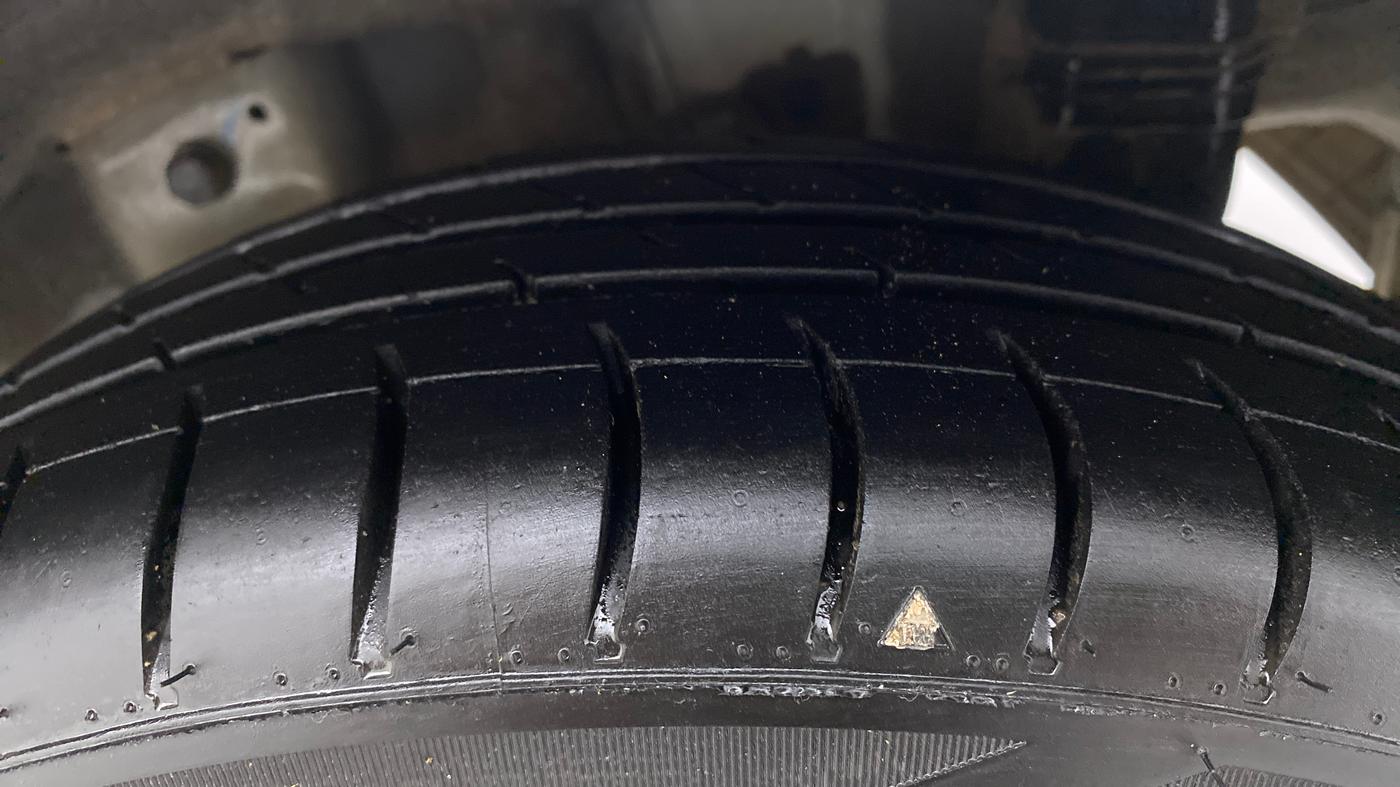 2017 Hyundai Eon ERA PLUS, Petrol, Manual, 80,627 km, Left Rear Tyre Tread