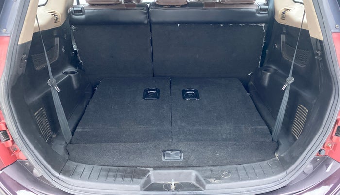 2014 Mahindra XUV500 W8 FWD, Diesel, Manual, 40,807 km, Boot Inside View