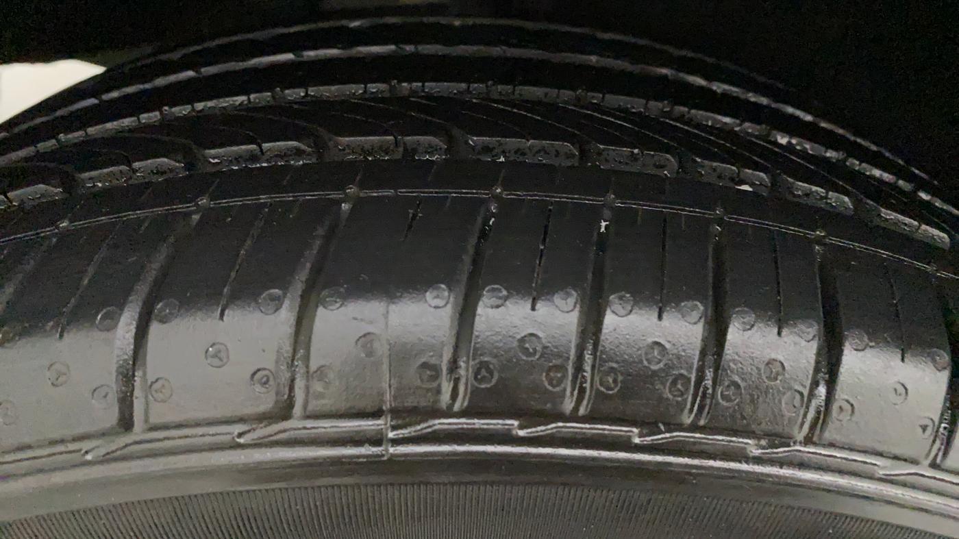 2017 Maruti Baleno ALPHA PETROL 1.2, Petrol, Manual, 30,065 km, Right Rear Tyre Tread