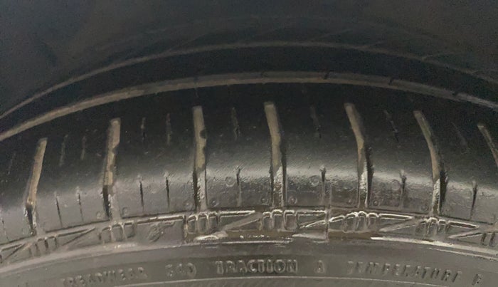 2018 Hyundai Grand i10 SPORTZ 1.2 KAPPA VTVT, Petrol, Manual, 67,896 km, Left Front Tyre Tread