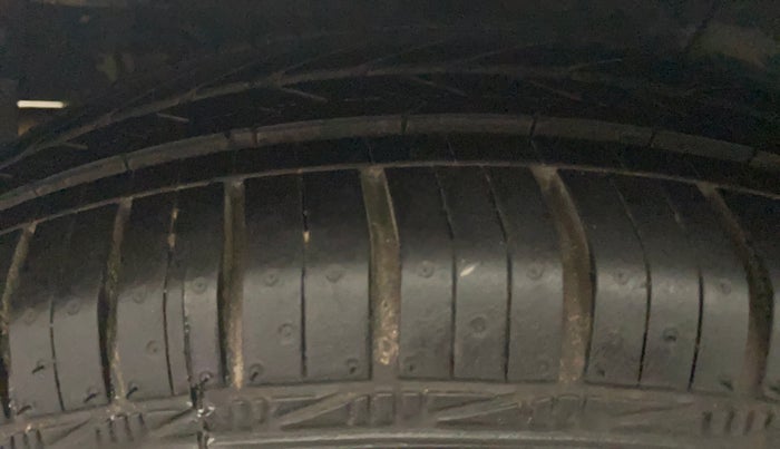 2018 Hyundai Grand i10 SPORTZ 1.2 KAPPA VTVT, Petrol, Manual, 67,896 km, Right Rear Tyre Tread