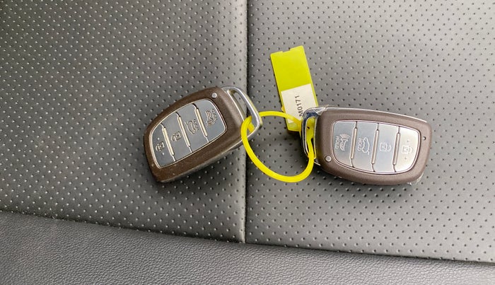 2021 Hyundai NEW I20 ASTA 1.2 AT, Petrol, Automatic, 36,329 km, Key Close Up