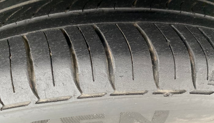 2021 Hyundai NEW I20 ASTA 1.2 AT, Petrol, Automatic, 36,329 km, Left Rear Tyre Tread