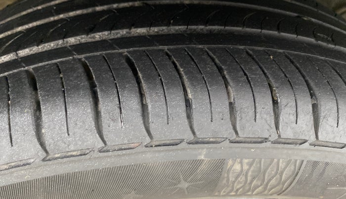 2021 Hyundai NEW I20 ASTA 1.2 AT, Petrol, Automatic, 36,329 km, Right Rear Tyre Tread