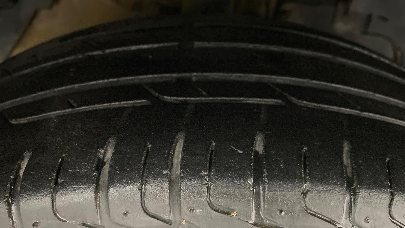 2020 Tata NEXON XM SUNROOF 1.2 RTN, Petrol, Manual, 65,442 km, Right Front Tyre Tread