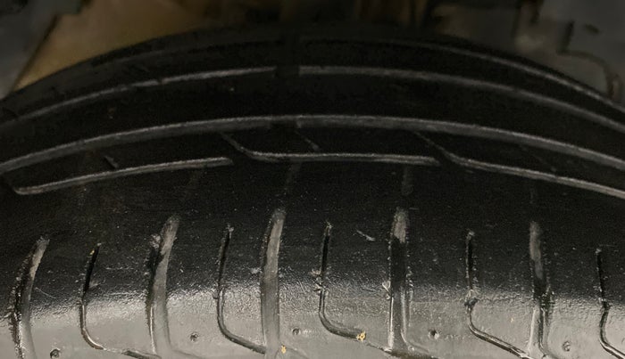 2020 Tata NEXON XM SUNROOF 1.2 RTN, Petrol, Manual, 65,442 km, Right Front Tyre Tread