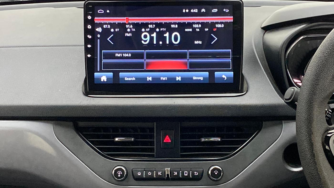 2020 Tata NEXON XM SUNROOF 1.2 RTN, Petrol, Manual, 65,442 km, Infotainment System