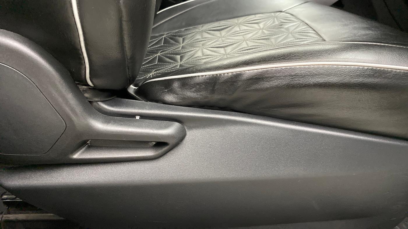 2020 Tata NEXON XM SUNROOF 1.2 RTN, Petrol, Manual, 65,442 km, Driver Side Adjustment Panel