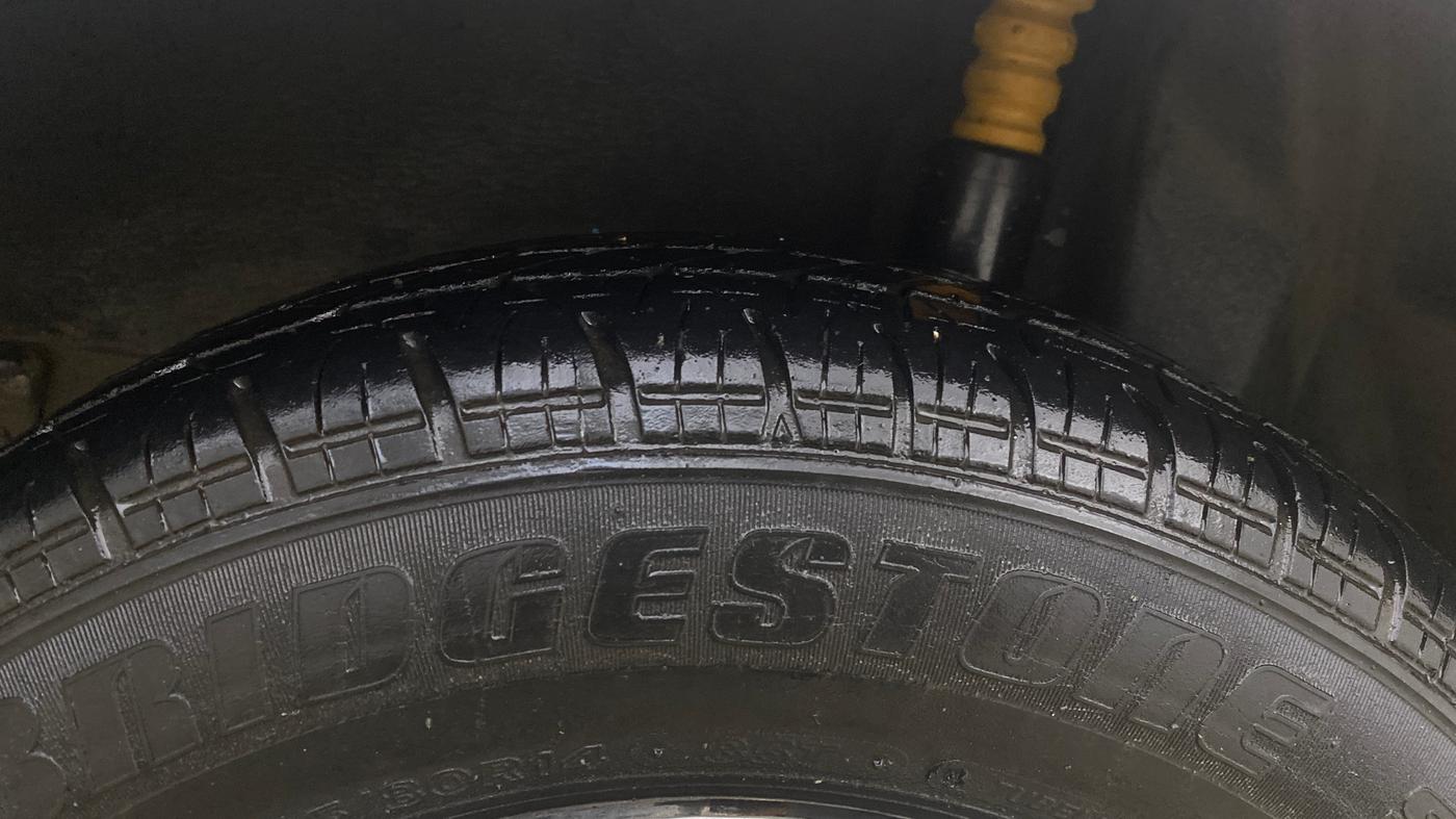 2013 Maruti Ritz VXI, Petrol, Manual, 41,367 km, Left Rear Tyre Tread