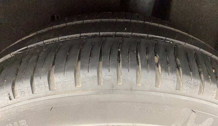 2015 Maruti Baleno DELTA 1.2 K12, Petrol, Manual, 61,602 km, Left Rear Tyre Tread