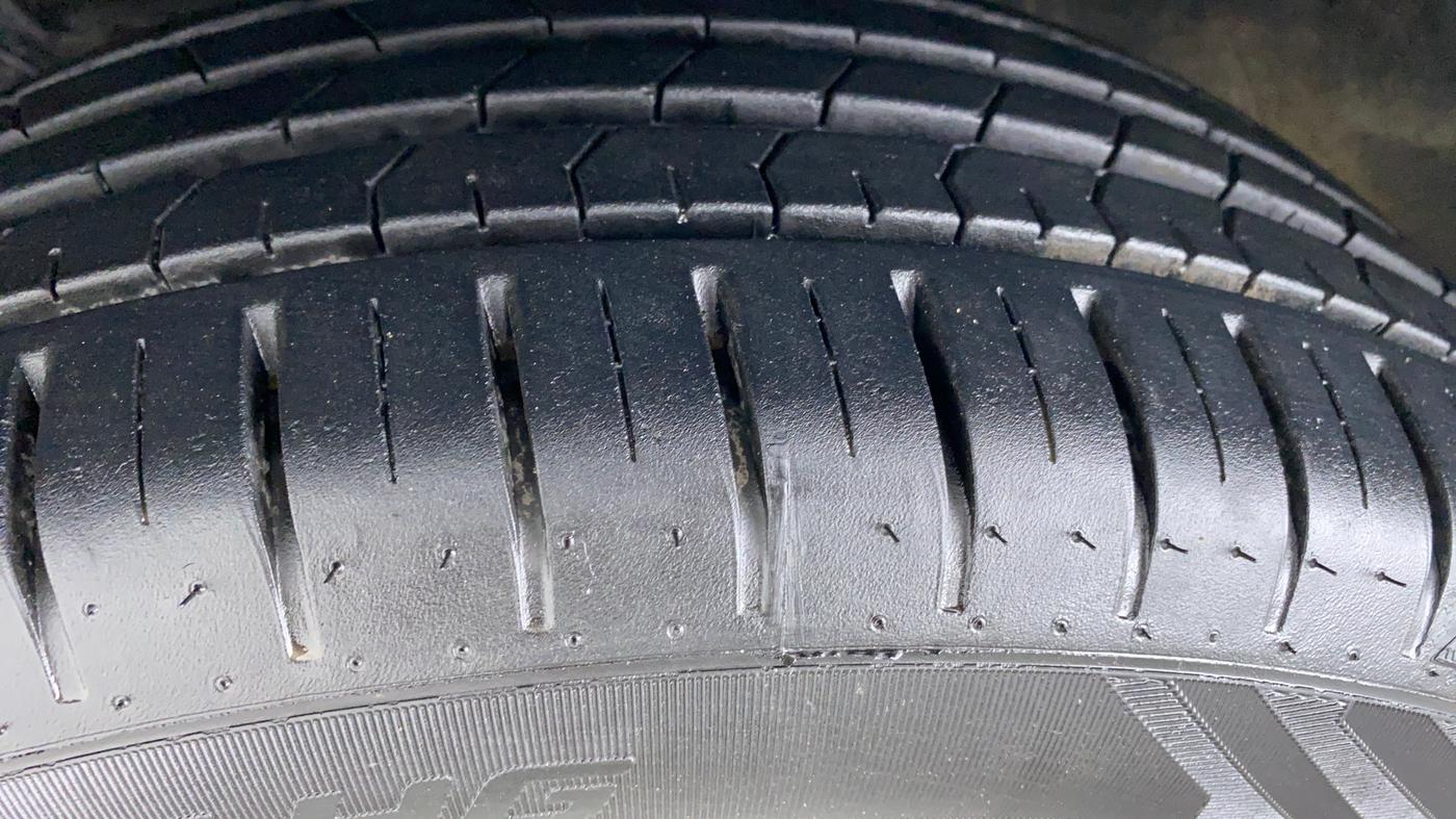 2021 Toyota Glanza V CVT, Petrol, Automatic, 3,858 km, Left Front Tyre Tread