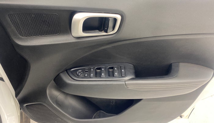 2020 Hyundai VENUE SX 1.0 (O) TURBO IMT, Petrol, Manual, 18,570 km, Driver Side Door Panels Control