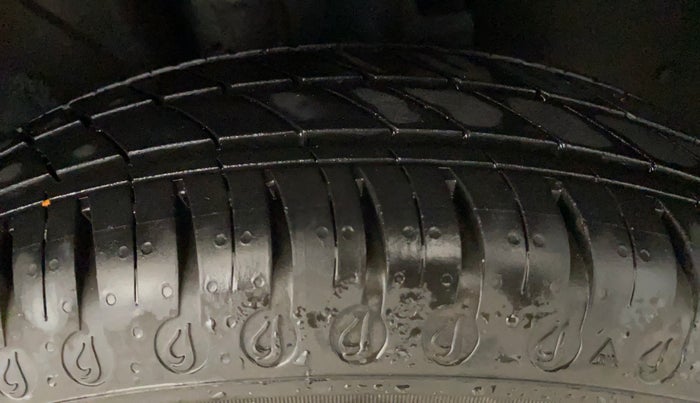 2022 Renault Kwid RXT 1.0 (O), Petrol, Manual, 6,969 km, Right Front Tyre Tread