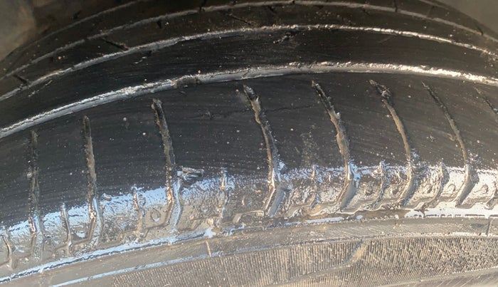 2023 Hyundai NEW I20 SPORTZ 1.2 MT, Petrol, Manual, 39,600 km, Right Front Tyre Tread