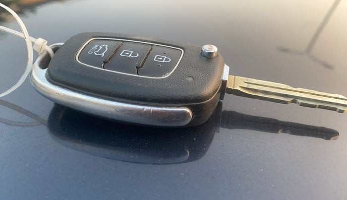 2023 Hyundai NEW I20 SPORTZ 1.2 MT, Petrol, Manual, 39,600 km, Key Close Up