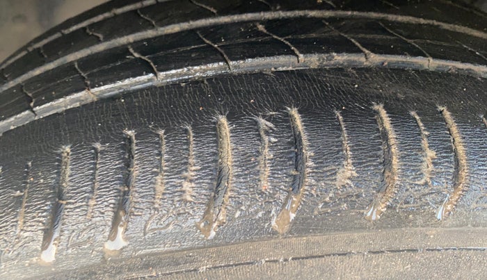 2023 Hyundai NEW I20 SPORTZ 1.2 MT, Petrol, Manual, 39,600 km, Left Front Tyre Tread