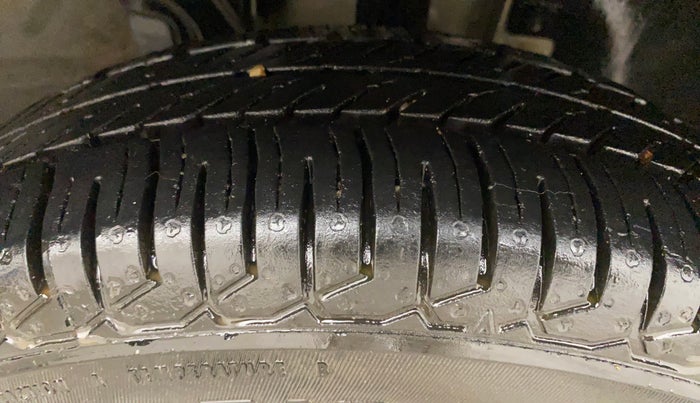 2018 Renault Kwid RXT 1.0 (O), Petrol, Manual, 73,635 km, Right Front Tyre Tread