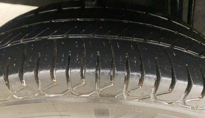 2018 Renault Kwid RXT 1.0 (O), Petrol, Manual, 73,635 km, Right Rear Tyre Tread