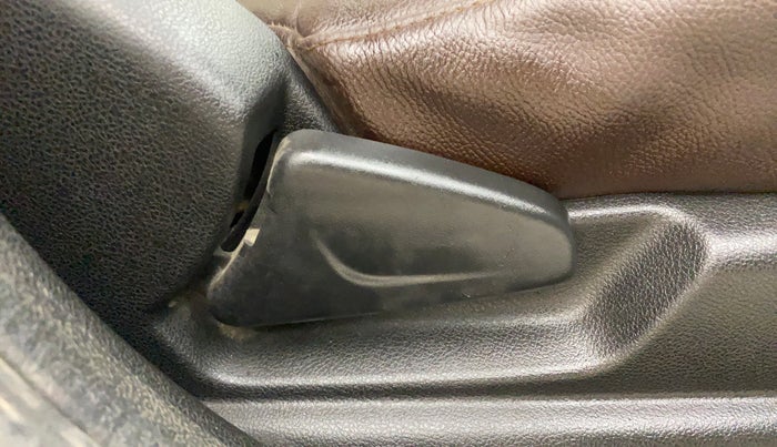 2018 Renault Kwid RXT 1.0 (O), Petrol, Manual, 73,635 km, Driver Side Adjustment Panel