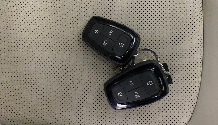 2023 Tata NEXON XZ PLUS (L), Petrol, Manual, 17,794 km, Key Close Up