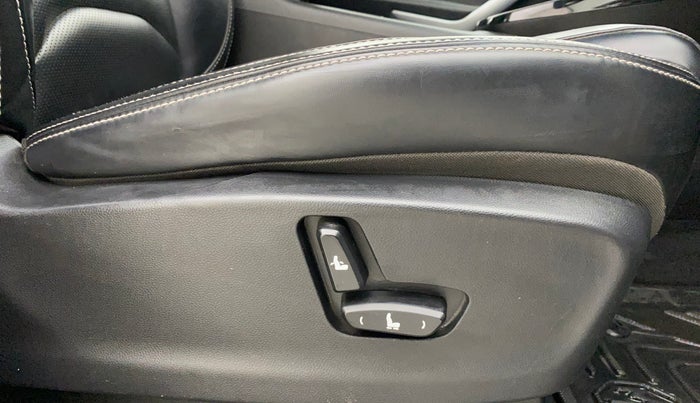 2022 MG HECTOR SHARP 1.5 CVT PETROL DUAL TONE, Petrol, Automatic, 47,803 km, Driver Side Adjustment Panel