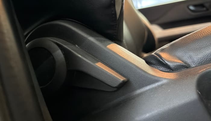 2022 Tata PUNCH ACCOMPLISHED MT, Petrol, Manual, 82,597 km, Driver Side Adjustment Panel