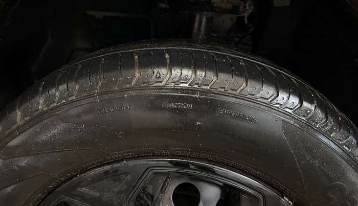2022 Tata PUNCH ACCOMPLISHED MT, Petrol, Manual, 82,597 km, Left Front Tyre Tread