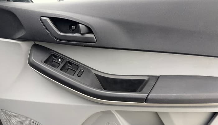 2023 Tata Tiago XT RHYTHM PETROL, Petrol, Manual, 36,284 km, Driver Side Door Panels Control