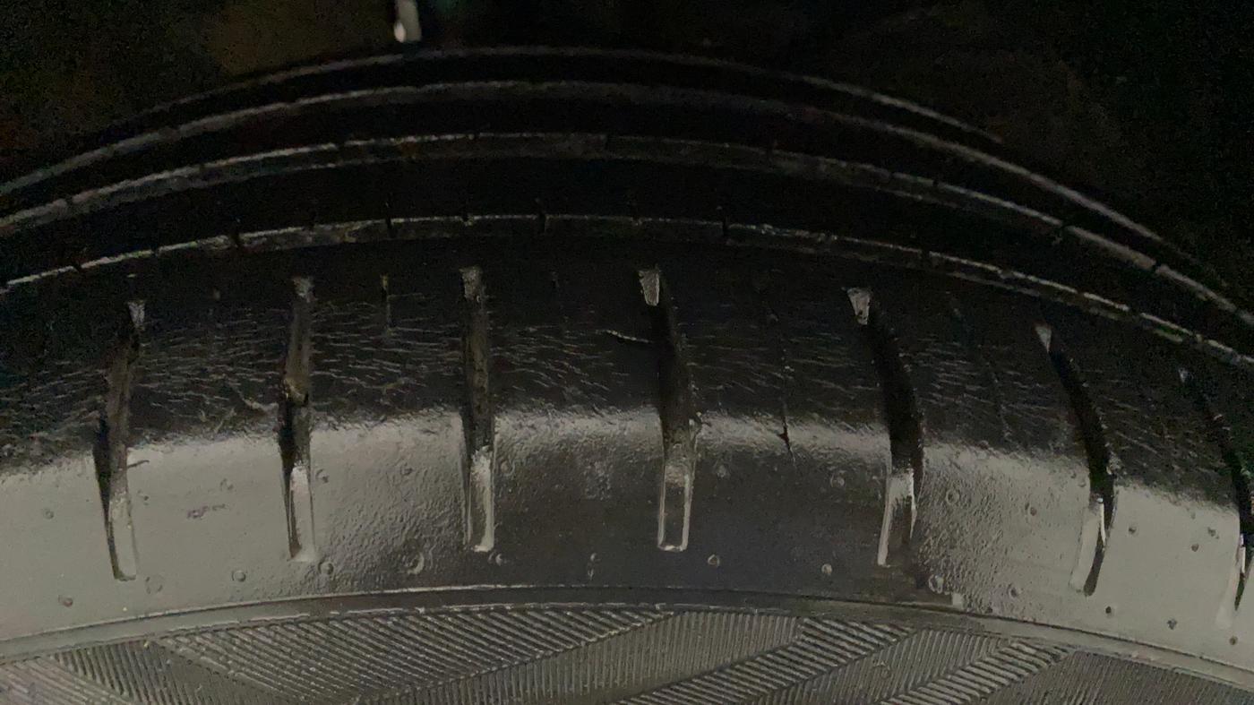 2017 Maruti Baleno ALPHA PETROL 1.2, Petrol, Manual, 67,491 km, Right Front Tyre Tread