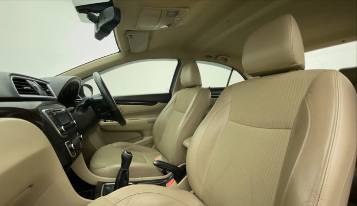 2017 Maruti Ciaz ZETA DIESEL 1.3, Diesel, Manual, 75,377 km, Right Side Front Door Cabin