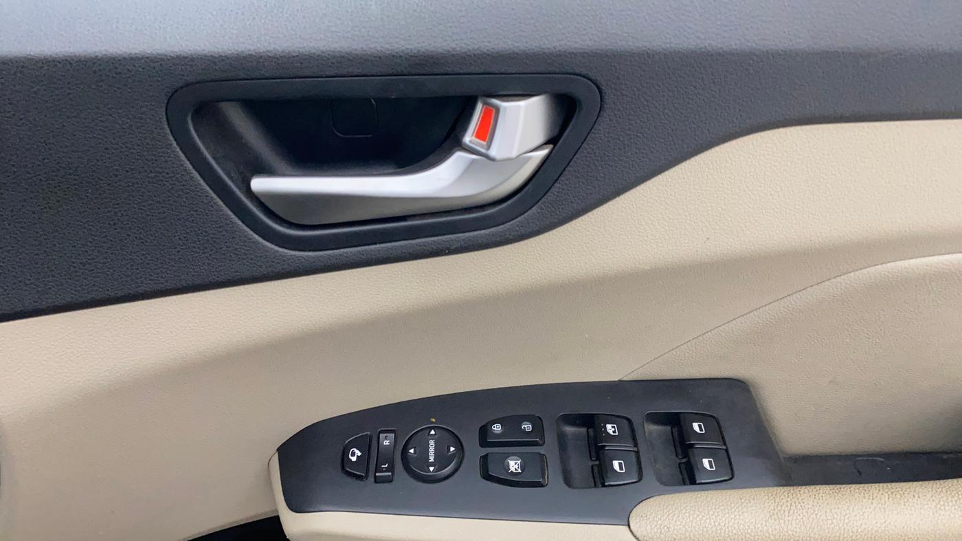 2020 Hyundai Verna SX (O) 1.5 VTVT IVT, Petrol, Automatic, 37,332 km, Driver Side Door Panels Control