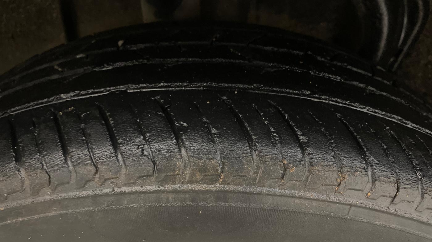 2022 Nissan MAGNITE XV TURBO CVT, Petrol, Automatic, 65,733 km, Right Rear Tyre Tread