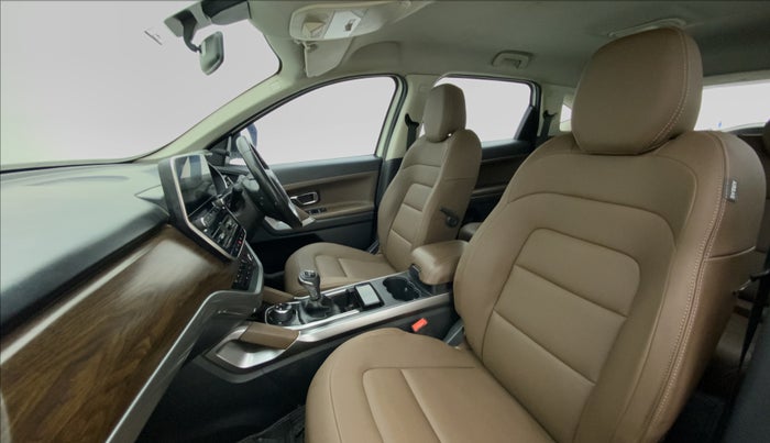 2019 Tata Harrier XZ 2.0L Kryotec, Diesel, Manual, 59,323 km, Right Side Front Door Cabin