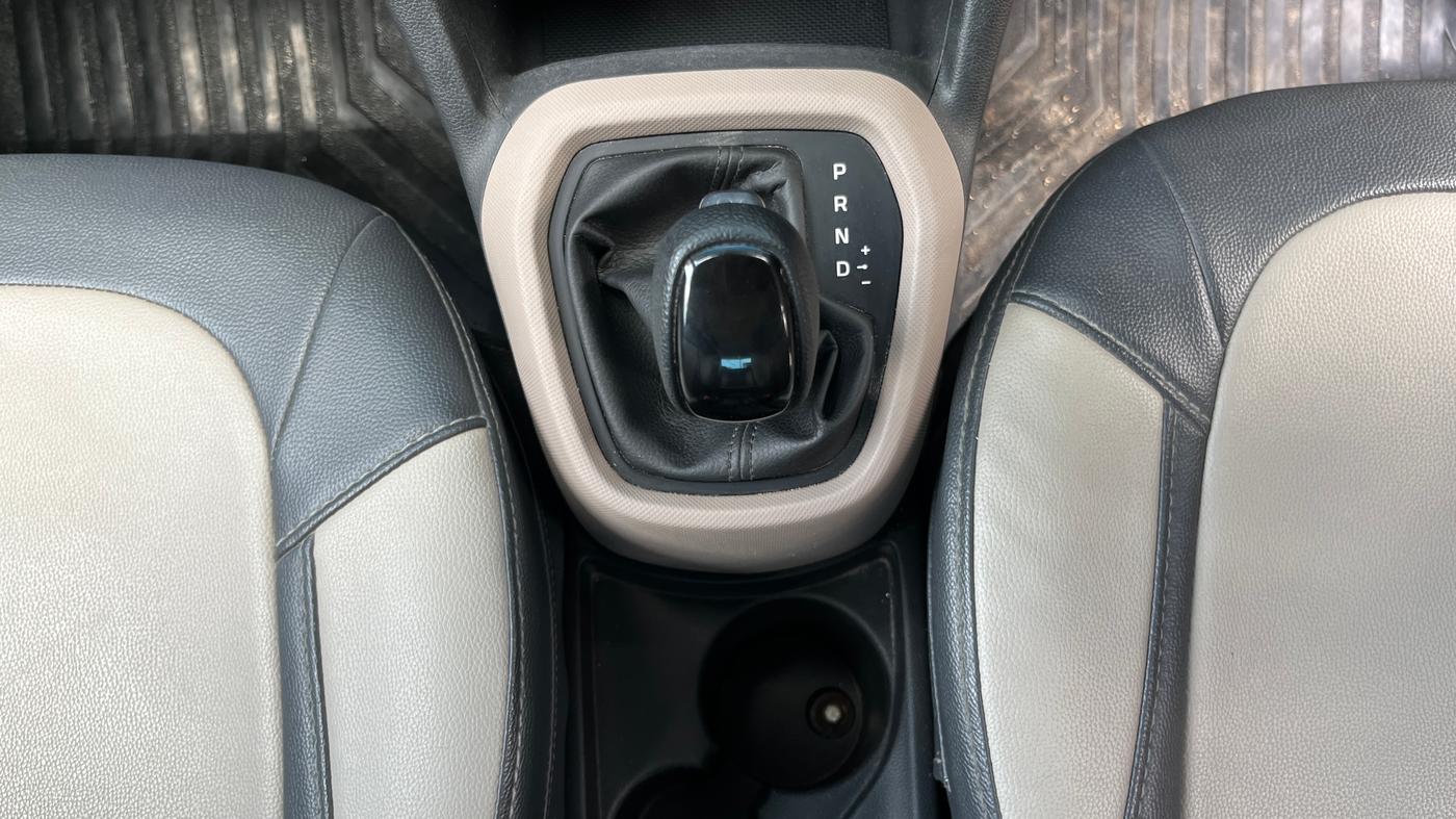 2017 Hyundai Grand i10 SPORTZ AT 1.2 KAPPA VTVT, Petrol, Automatic, 69,745 km, Gear Lever