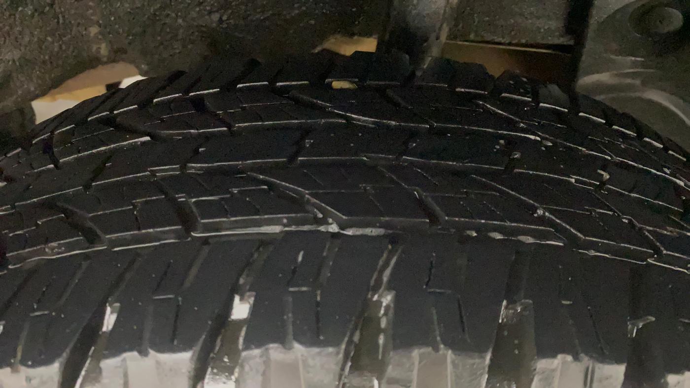 2014 Renault Duster RXL PETROL, Petrol, Manual, 1,25,234 km, Left Rear Tyre Tread