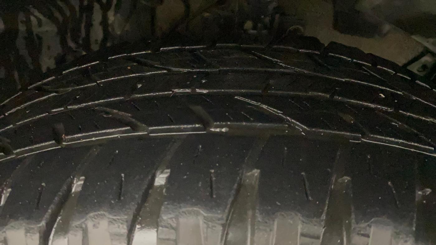 2014 Renault Duster RXL PETROL, Petrol, Manual, 1,25,234 km, Right Front Tyre Tread