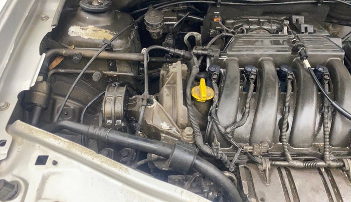 2014 Renault Duster RXL PETROL, Petrol, Manual, 1,25,234 km, Engine View - Right