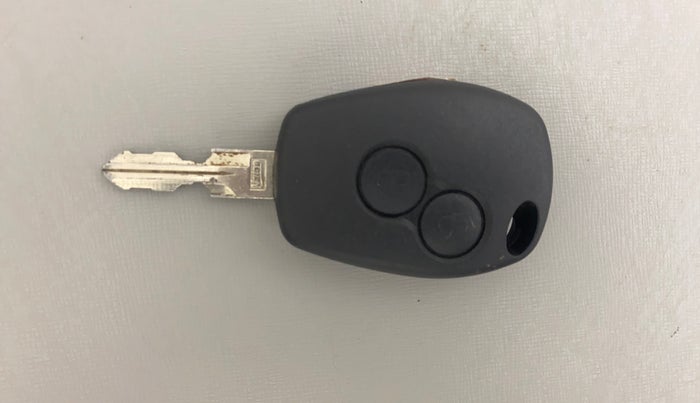 2014 Renault Duster RXL PETROL, Petrol, Manual, 1,25,234 km, Key Close Up