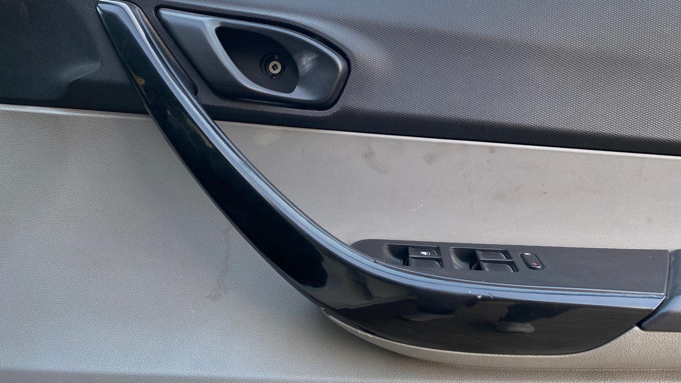 2020 Tata Tiago XT PETROL, Petrol, Manual, 64,908 km, Driver Side Door Panels Control